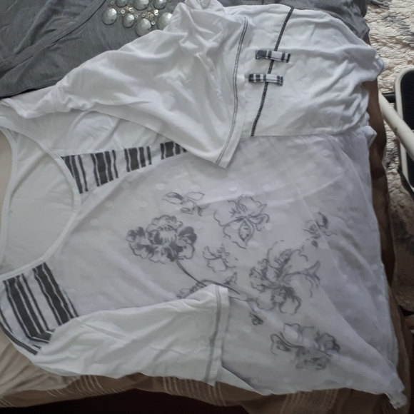 😊Shirts bundler of 4 - Picture 2 of 5